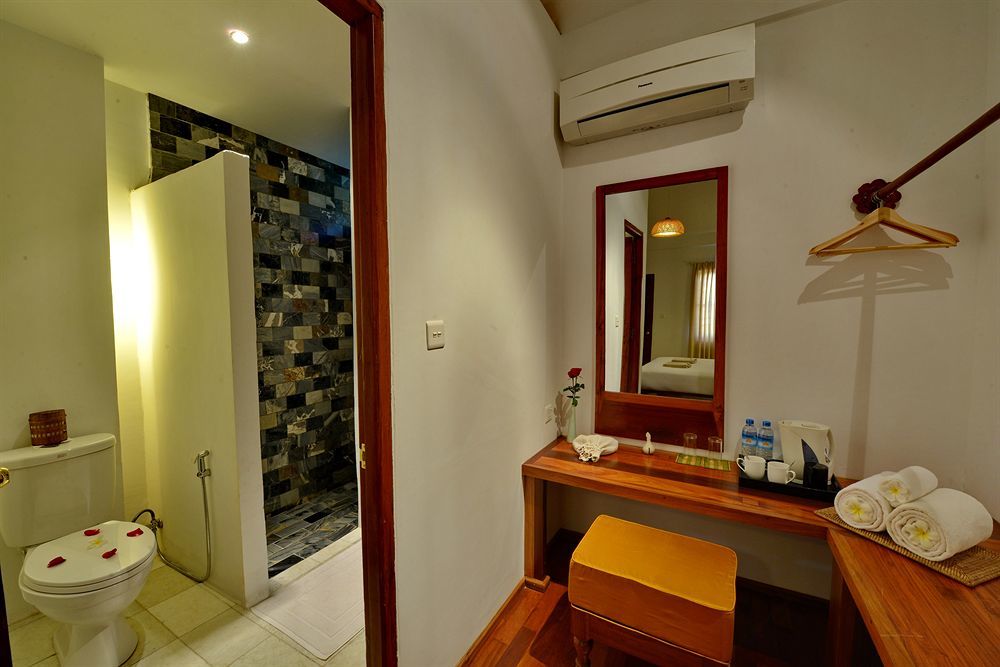 Oasis Hotel Nyoungoo Exterior foto