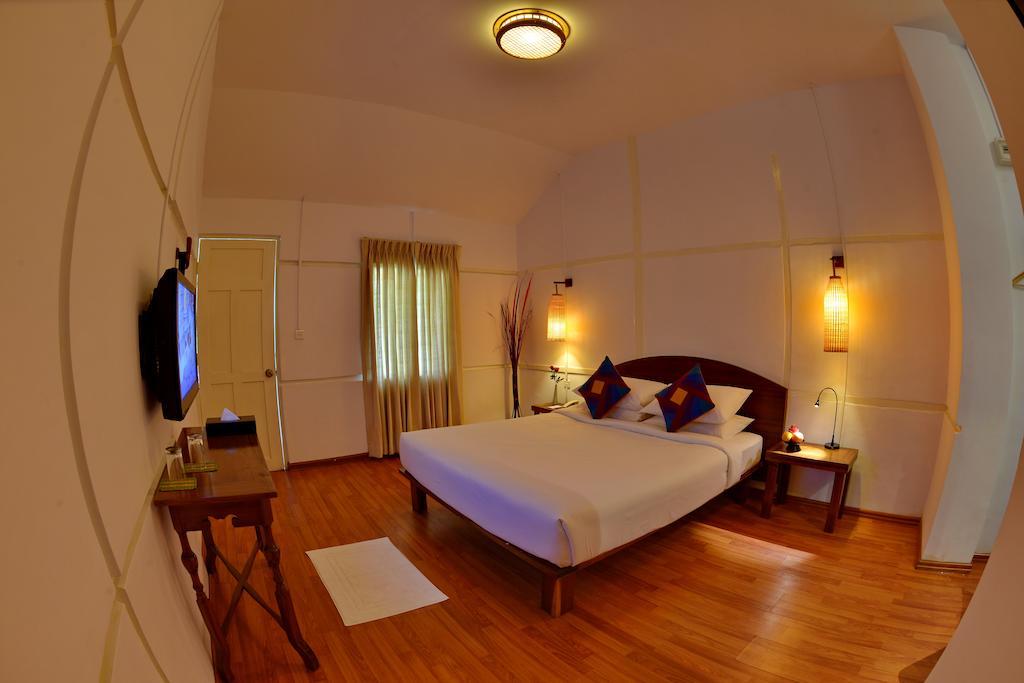 Oasis Hotel Nyoungoo Quarto foto