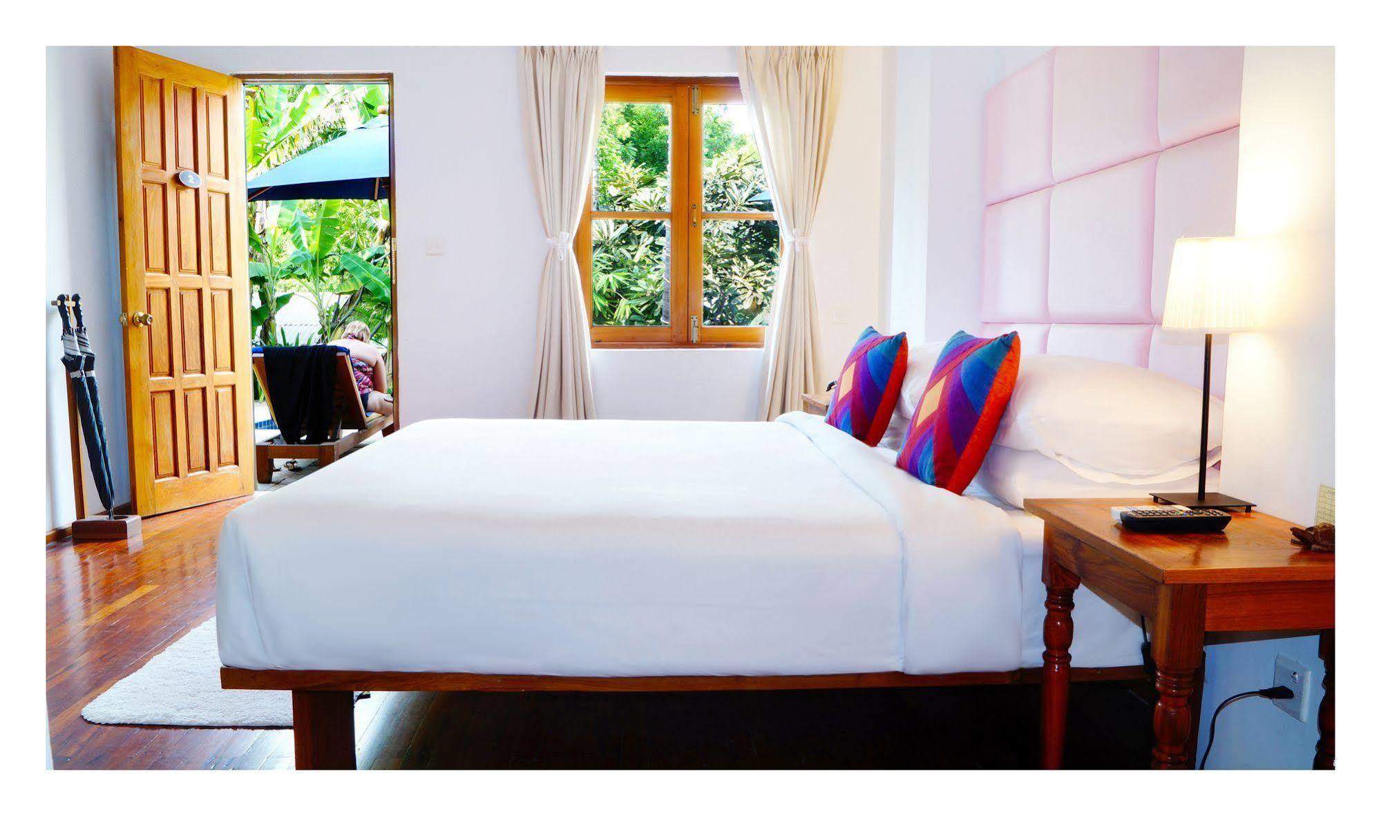 Oasis Hotel Nyoungoo Exterior foto