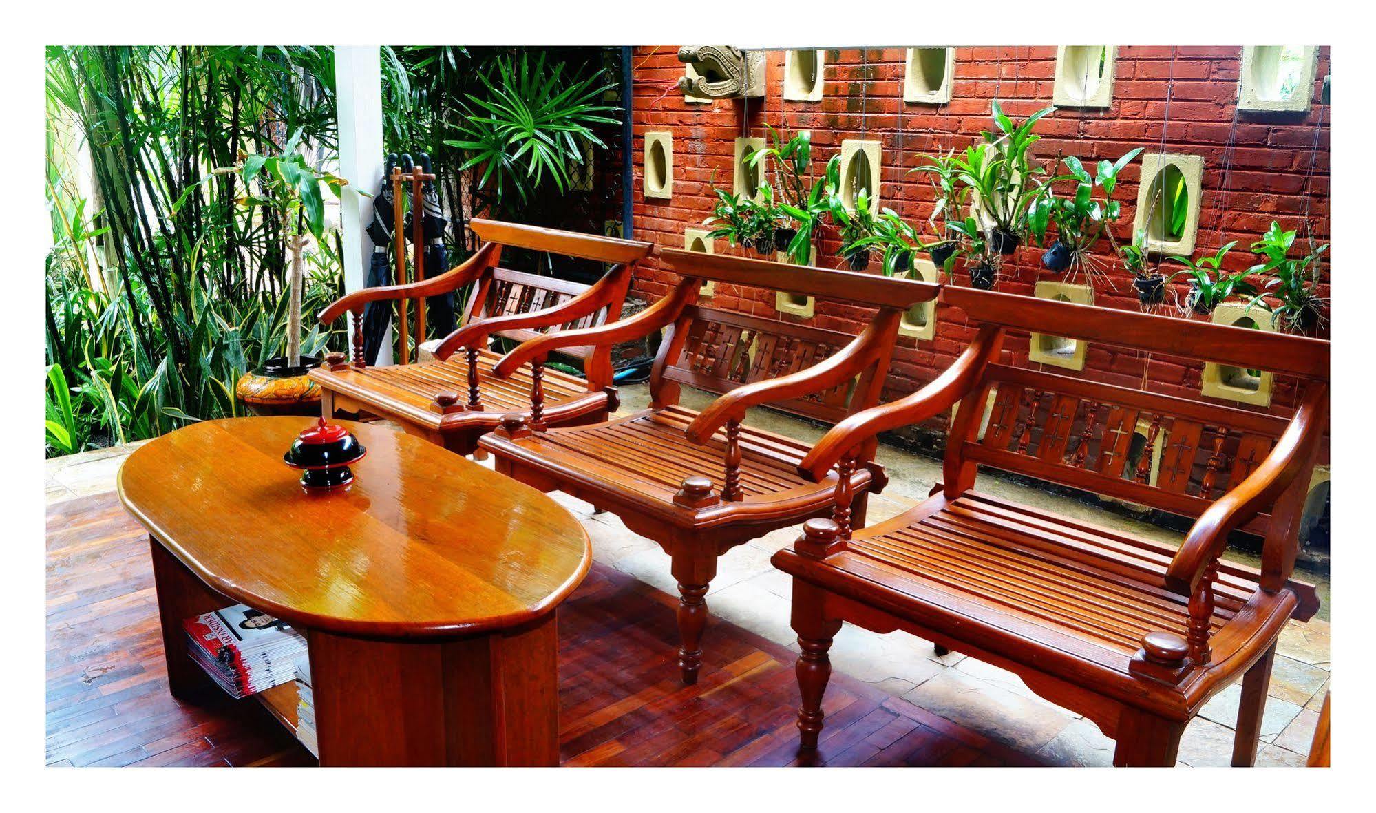 Oasis Hotel Nyoungoo Exterior foto