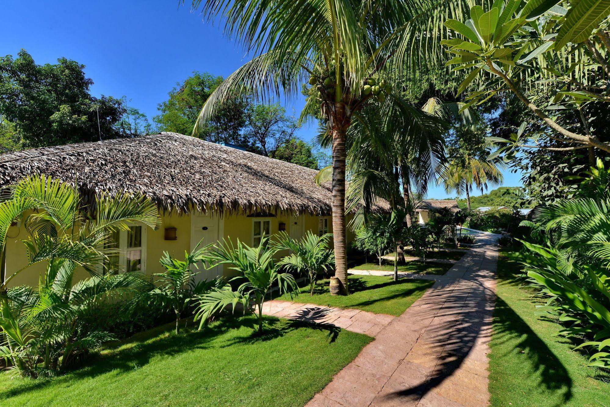 Oasis Hotel Nyoungoo Exterior foto