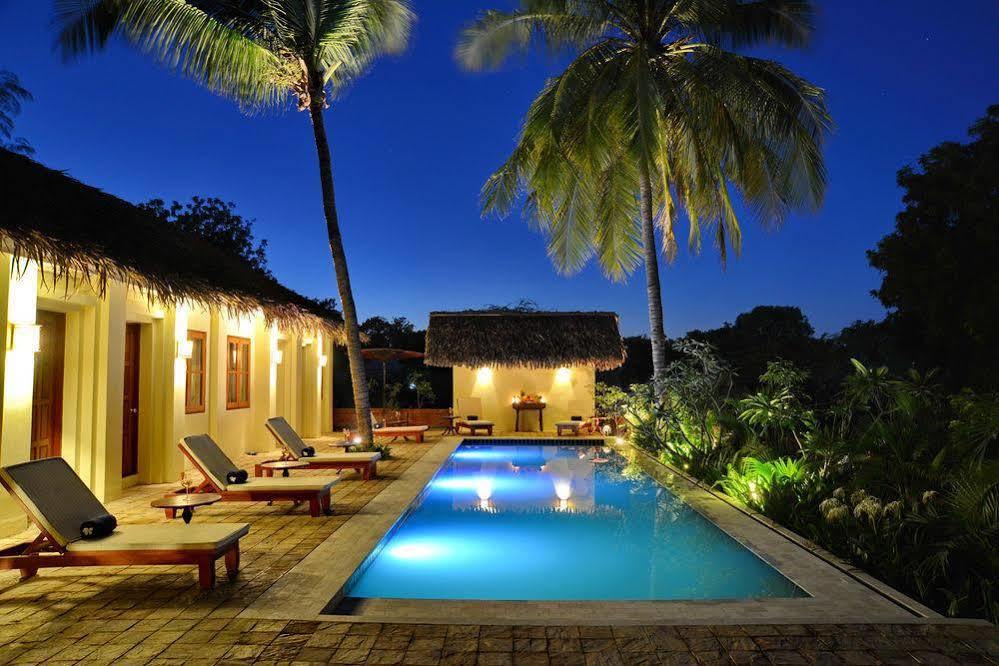 Oasis Hotel Nyoungoo Exterior foto