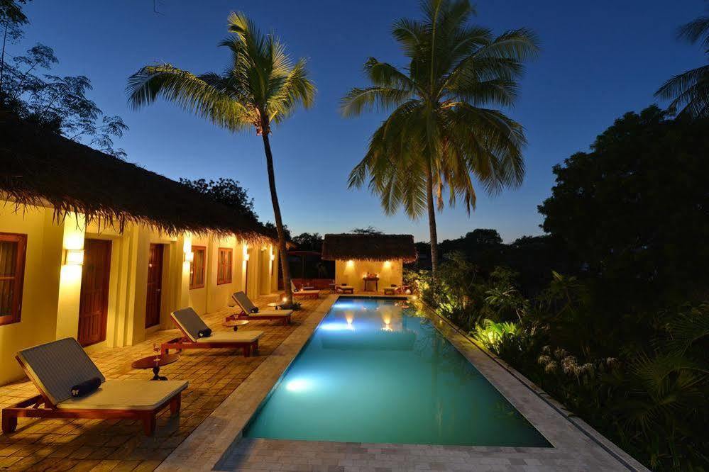 Oasis Hotel Nyoungoo Exterior foto