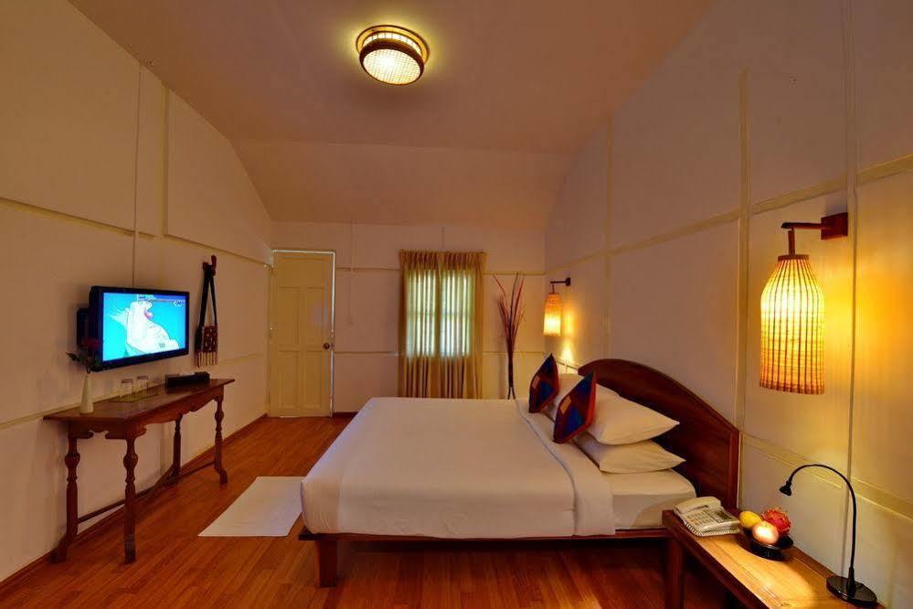 Oasis Hotel Nyoungoo Exterior foto