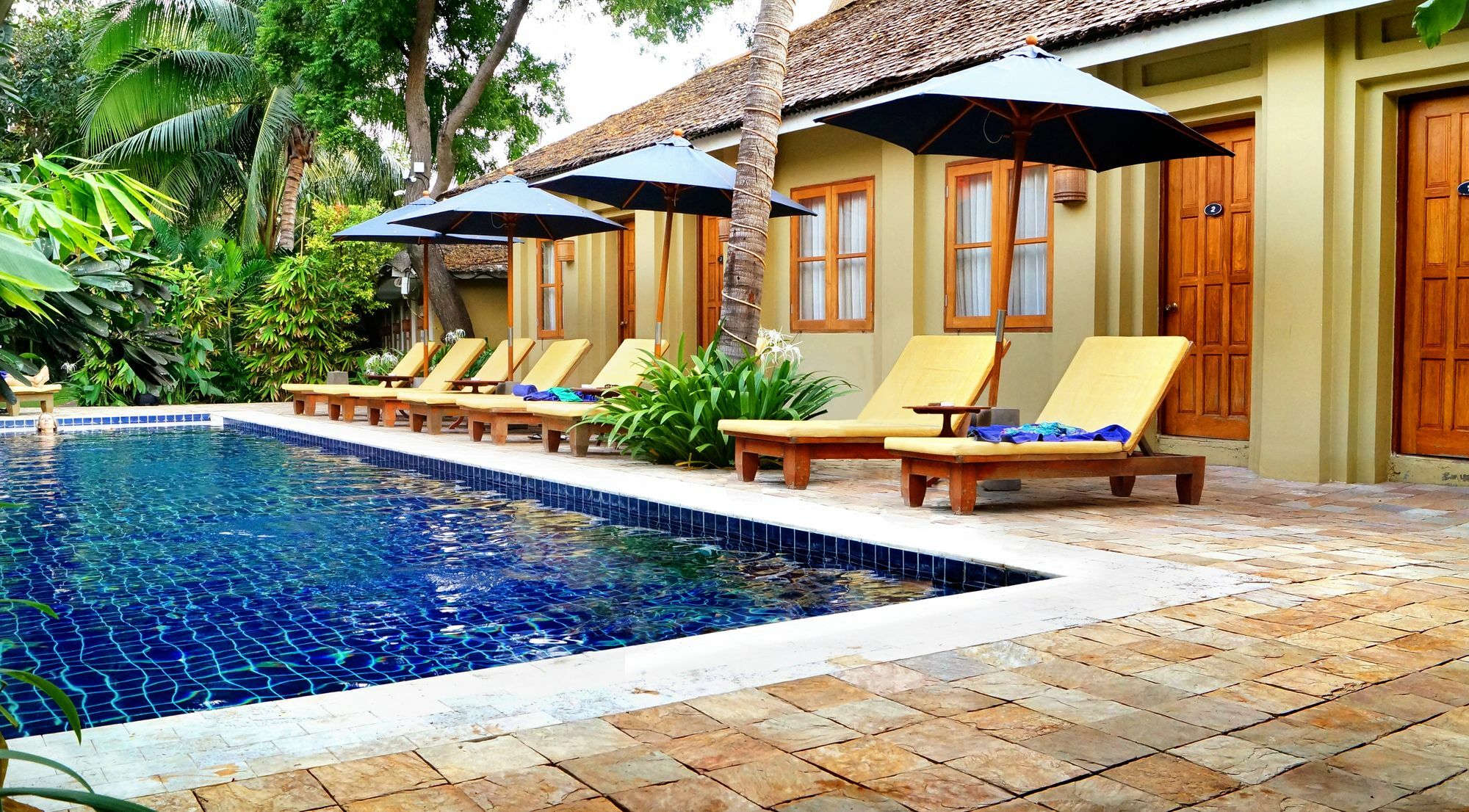 Oasis Hotel Nyoungoo Exterior foto